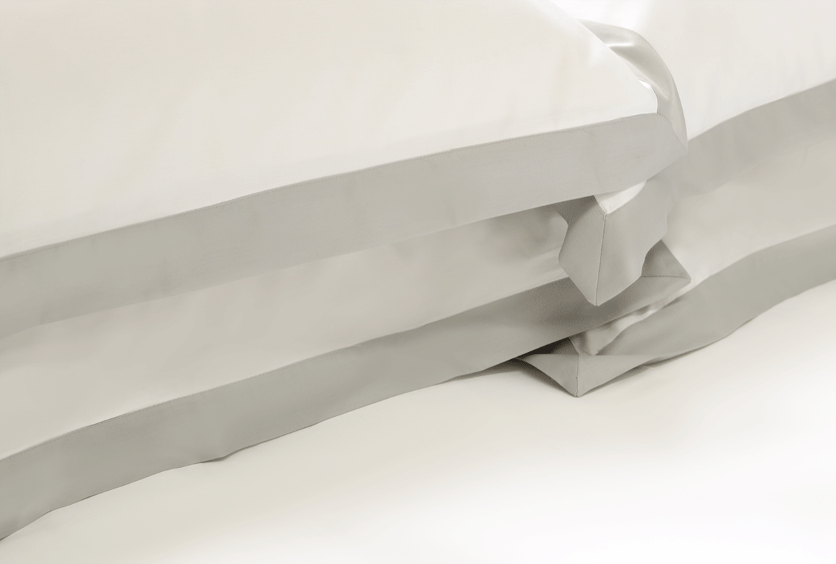 IMG_4-pillow-grey-edge-small-closer3211