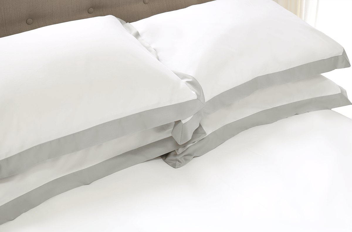 IMG_grey-edge-4-pillow-angle-small3249